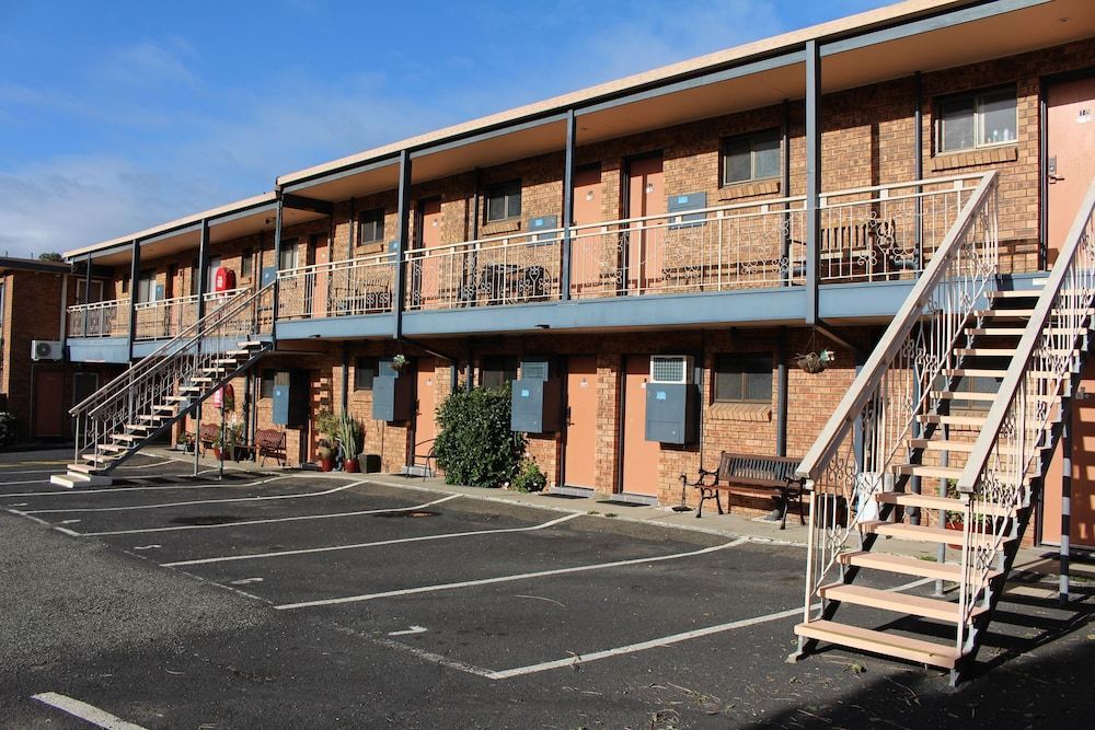 Bridge View Motel 1