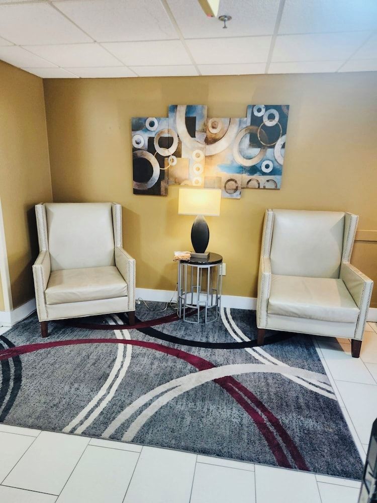 Suburban Studios Charlotte – Executive Park 2