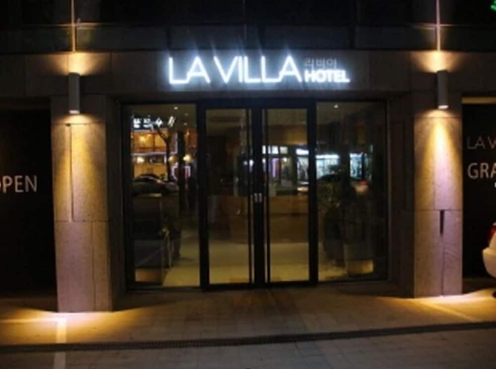 La Villa Hotel 1