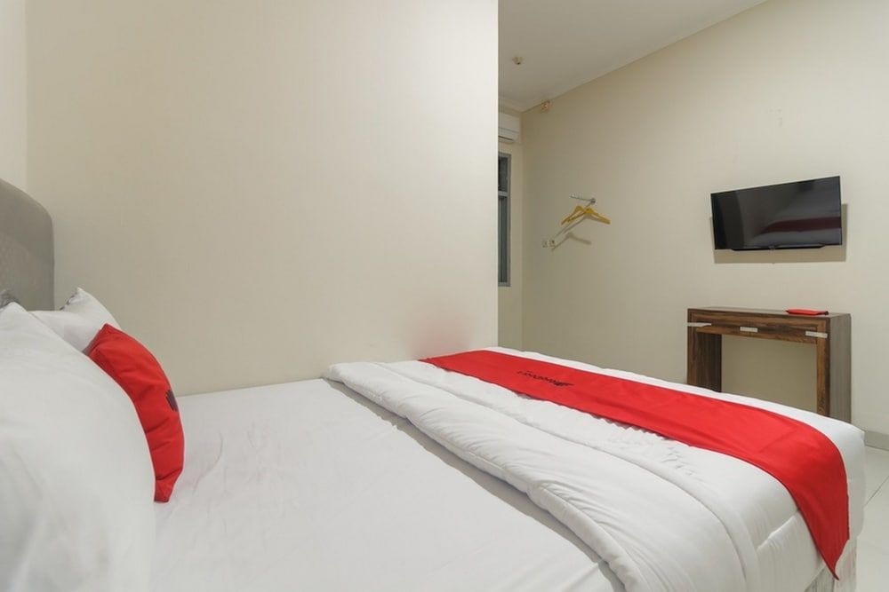 RedDoorz Plus near RS PMI Bogor 2