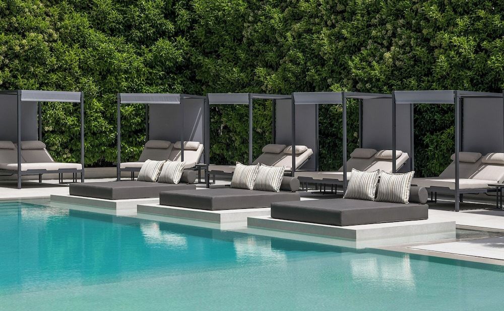 Blazer Suites Hotel 1