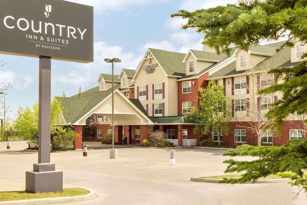 Country Inn & Suites by Radisson, Calgary-Northeast 1