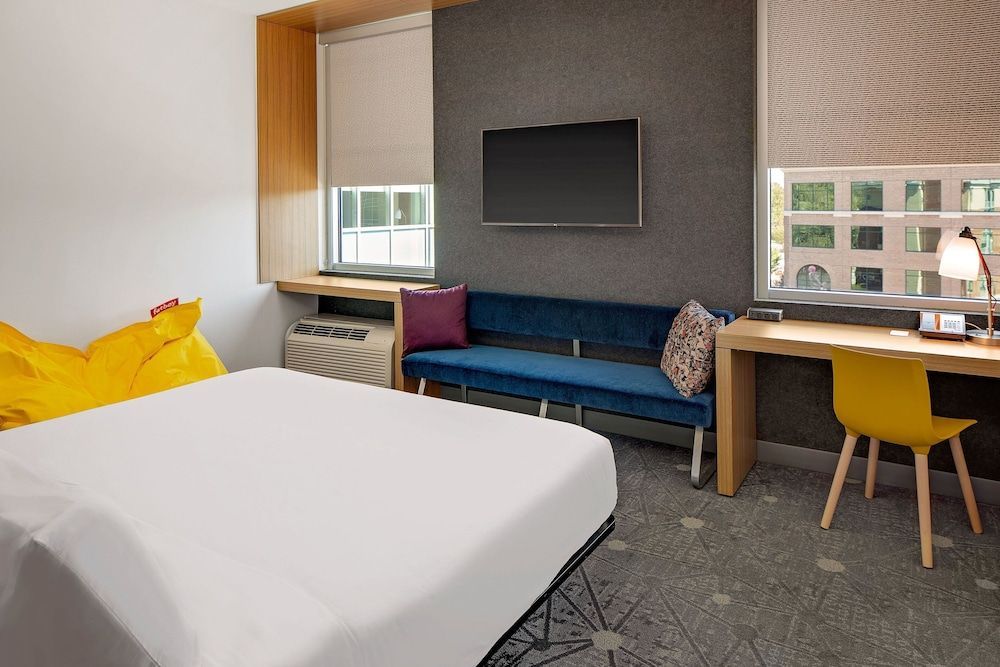 Aloft by Marriott Chapel Hill 2