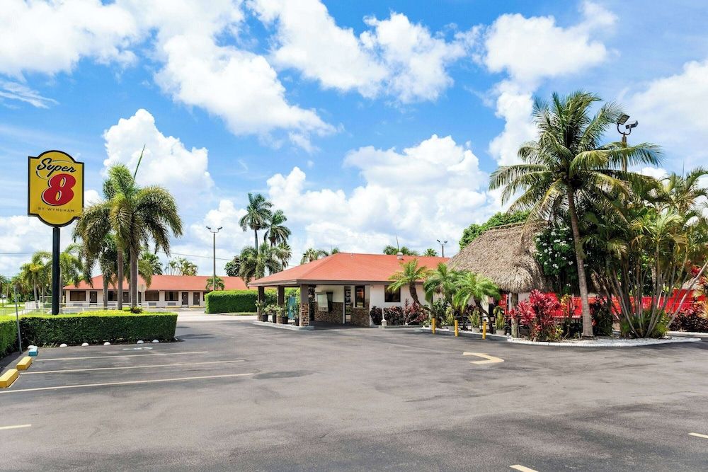 Super 8 by Wyndham Homestead Florida City Gateway to Keys 1