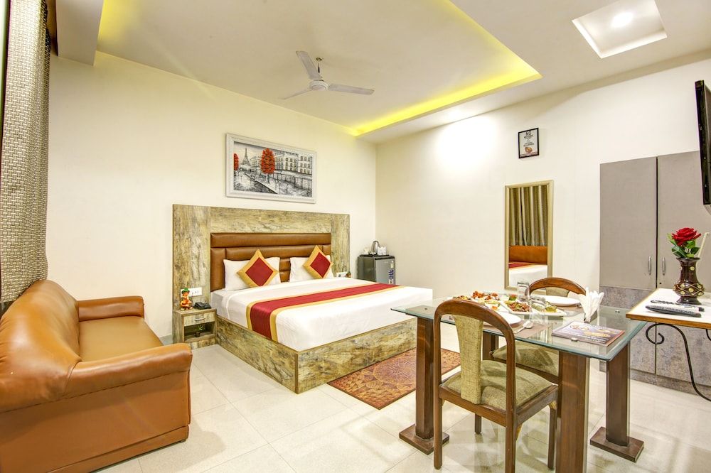 Gracious by Vishesh Hotels & Home Stay 1
