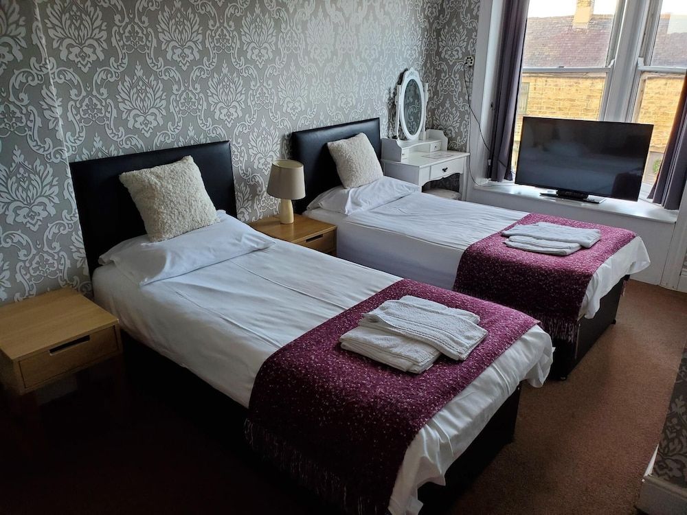 The Queens Arms Hotel 2