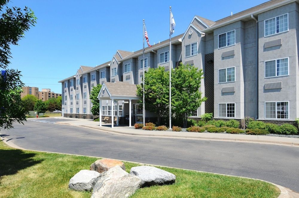 Microtel Inn & Suites by Wyndham Bloomington MSP Airport 1