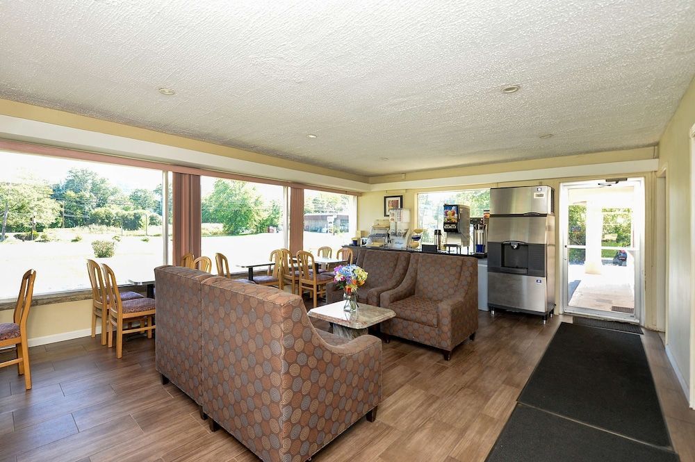 Americas Best Value Inn at Central Valley-Woodbury 2