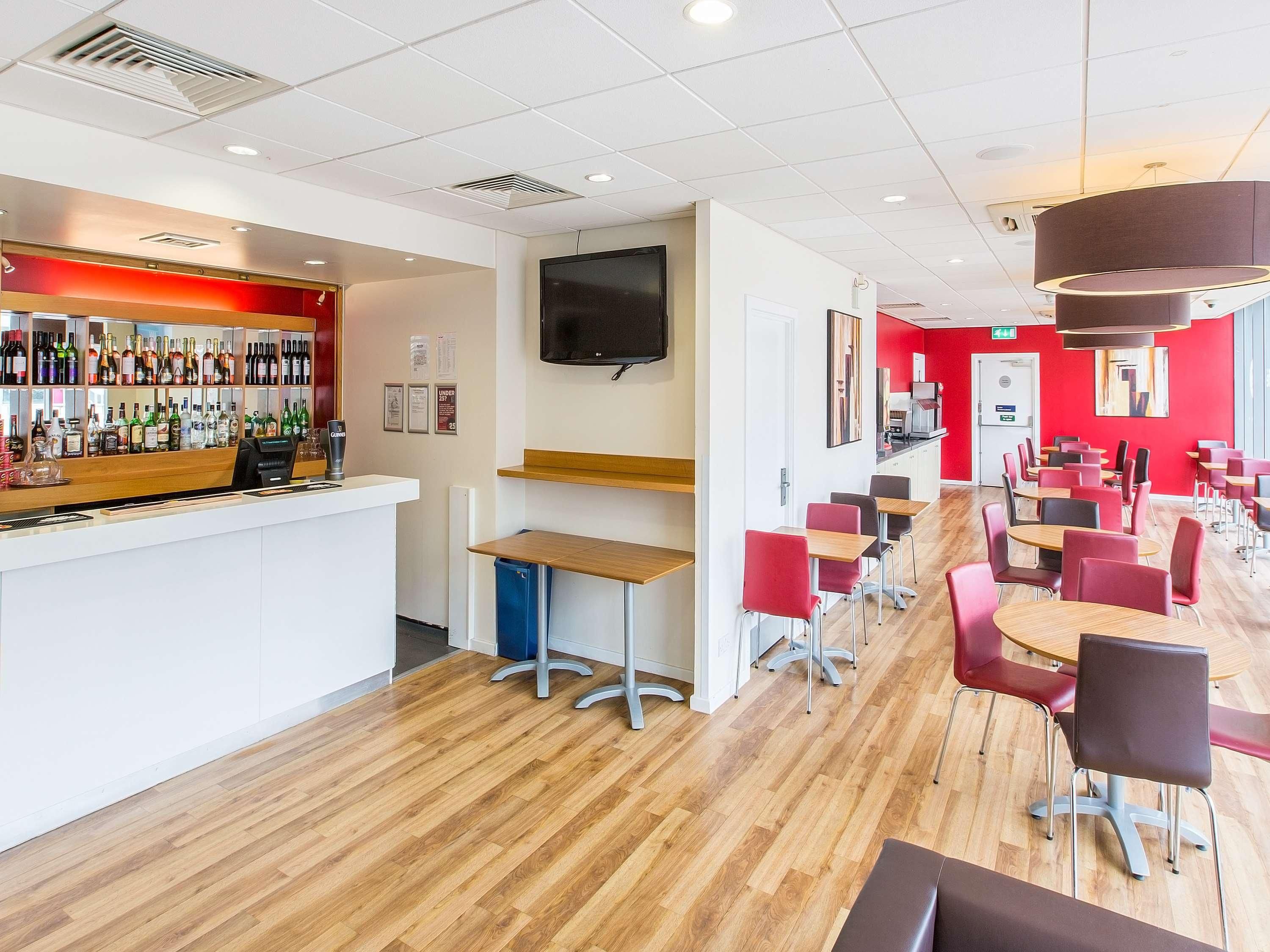 Travelodge Cambridge Central 2