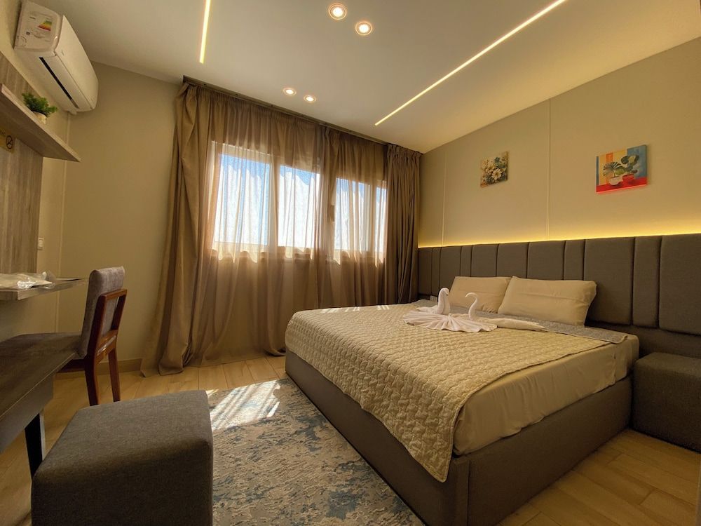Holy Sheet Plus - Boutique Hotel 1