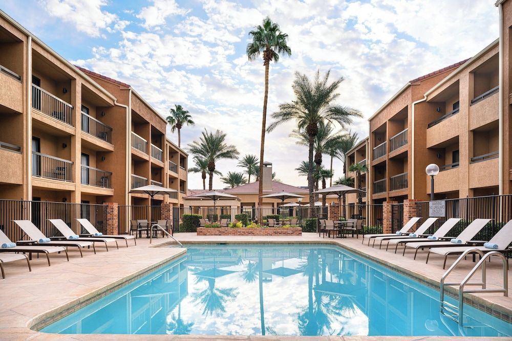 Courtyard by Marriott Las Vegas Convention Center 1