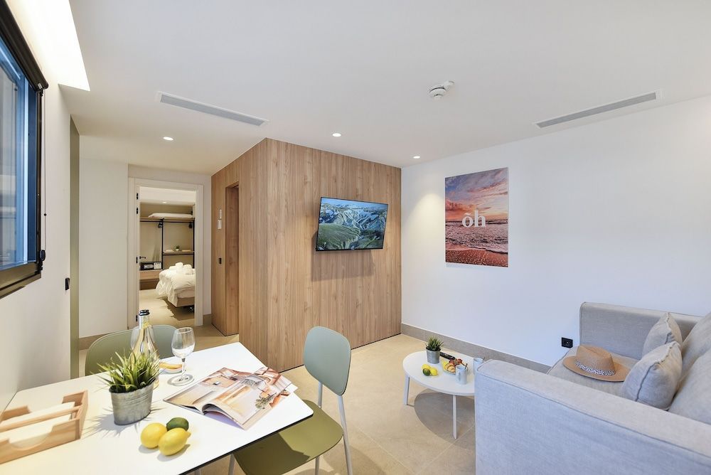 OH Suites Paseo de las Canteras 58 2