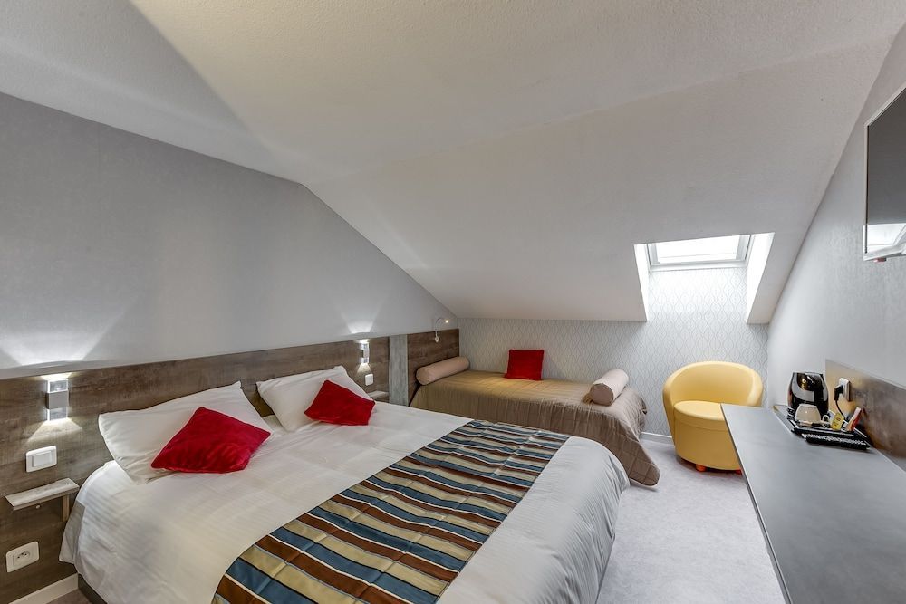 Confort Hôtel Thouars 2