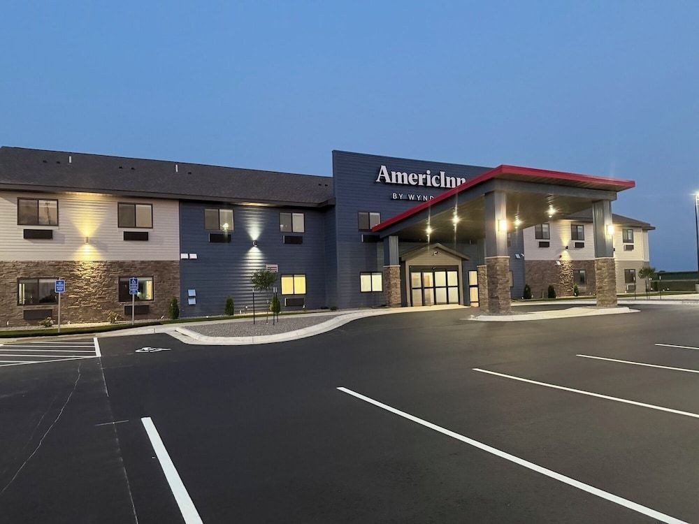 AmericInn by Wyndham Mountain Lake MN 1