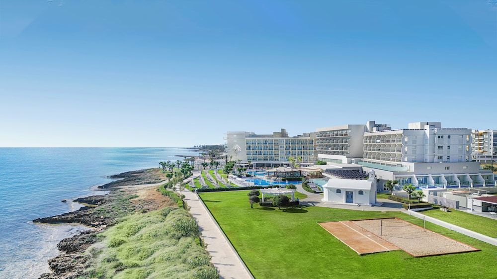 Pernera Beach Hotel 1
