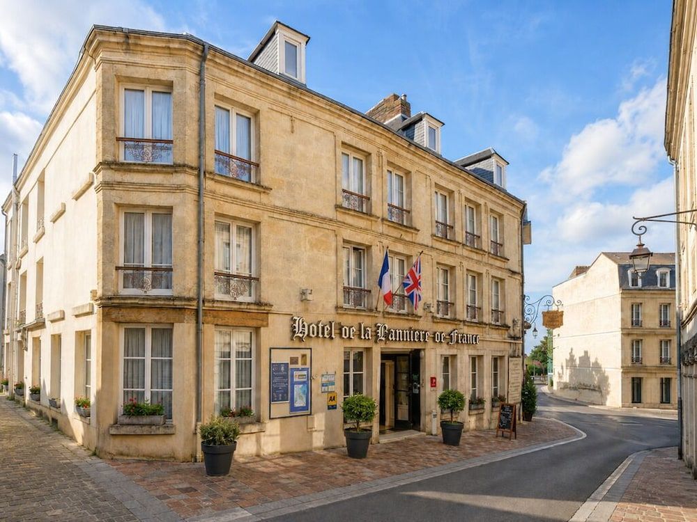 Hôtel De La Banniere De France 1