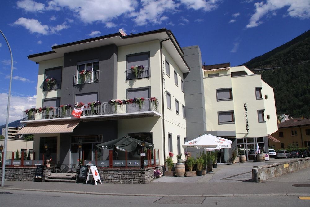 Hotel du Stand 1
