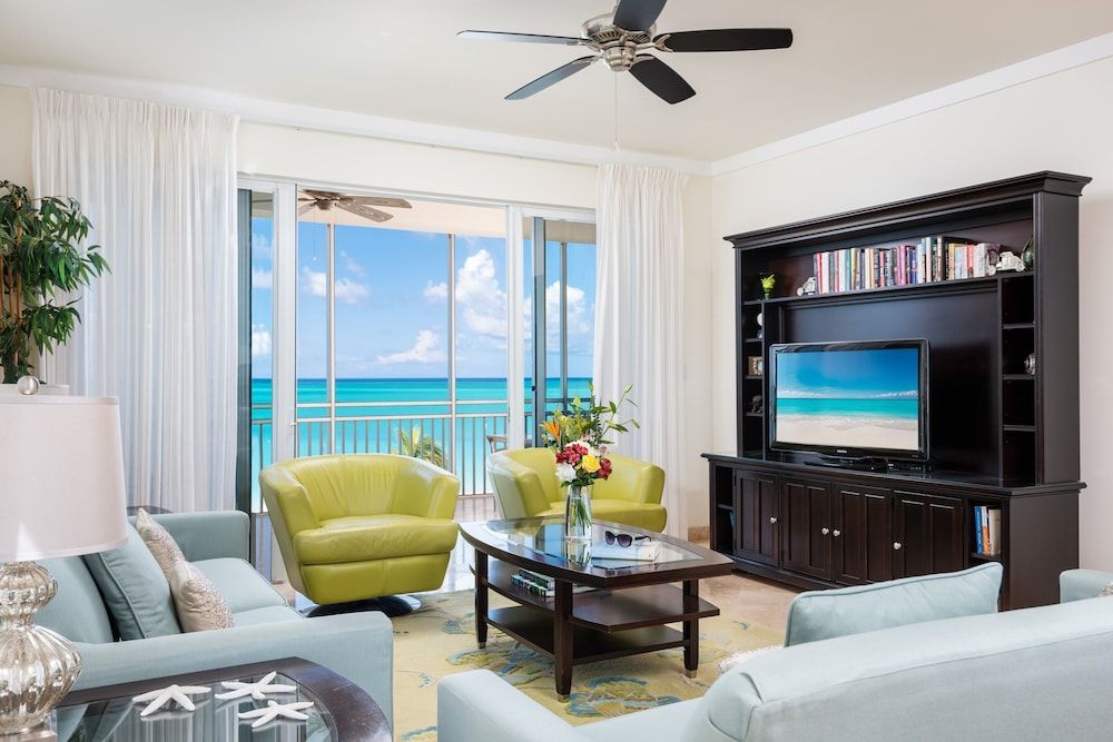 The Venetian on Grace Bay 1