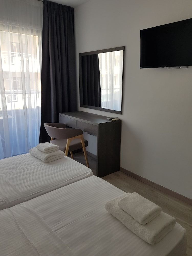 Les Palmiers Petrou Apartments 1
