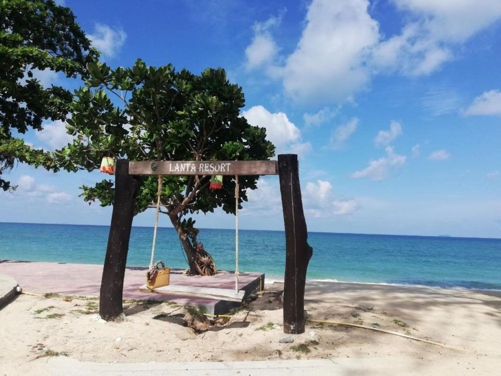 Hotel and Beach Bungalow at Lanta Resort 2