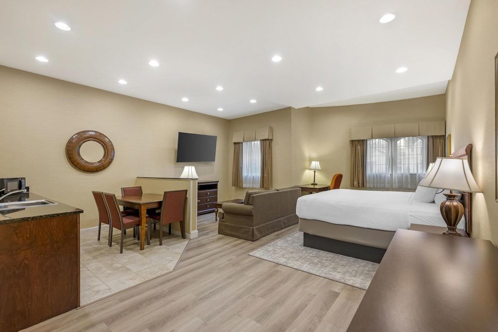 Best Western PLUS Vineyard Inn and Suites 1