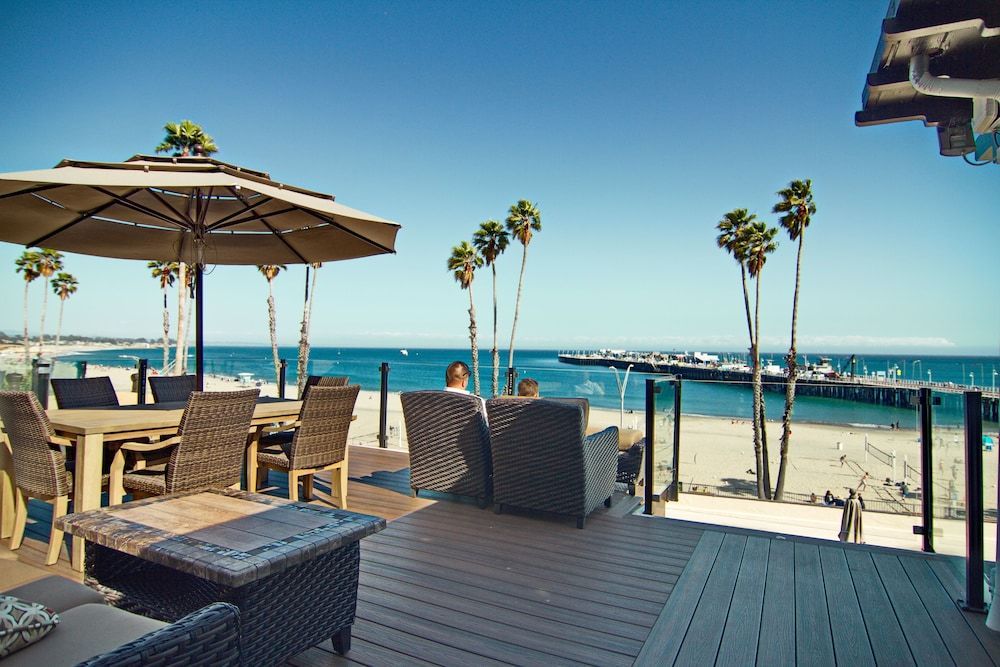 Casablanca Inn on The Beach 1