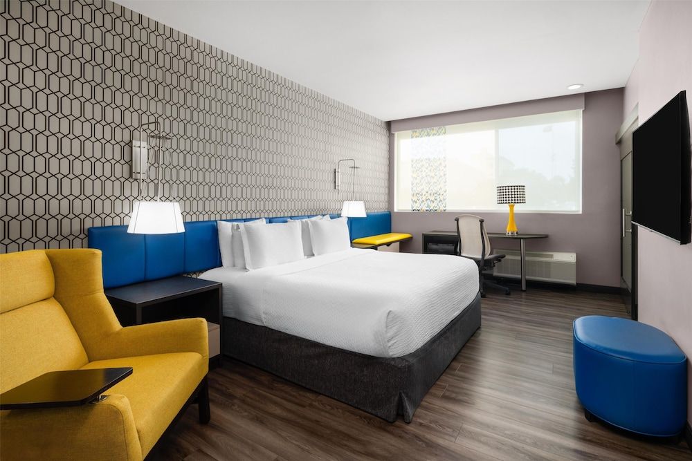 GLō Best Western Enid OK Downtown - Convention Center Hotel 1