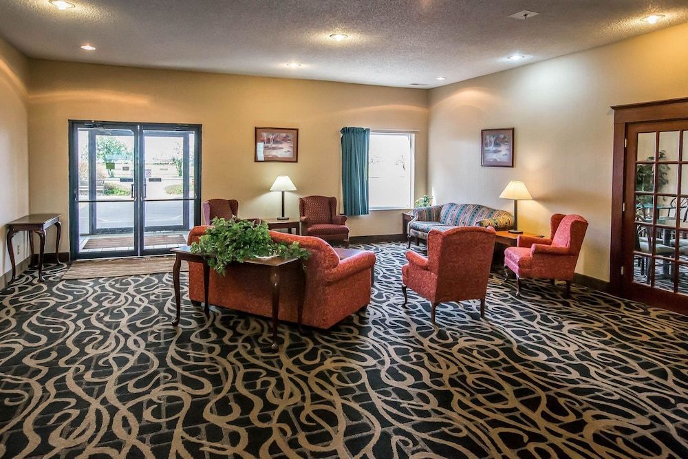 Quality Inn & Suites Mendota near I-39 2