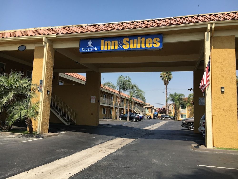 Riverside Inn & Suites 1