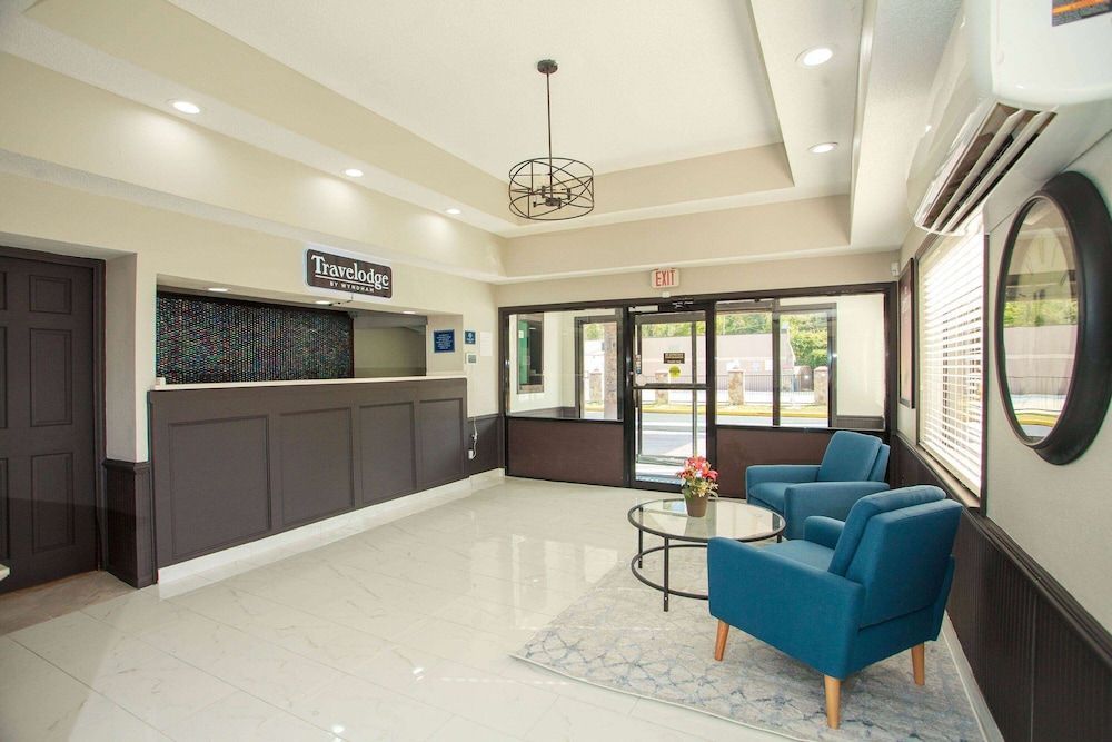 Travelodge by Wyndham Macon West 2