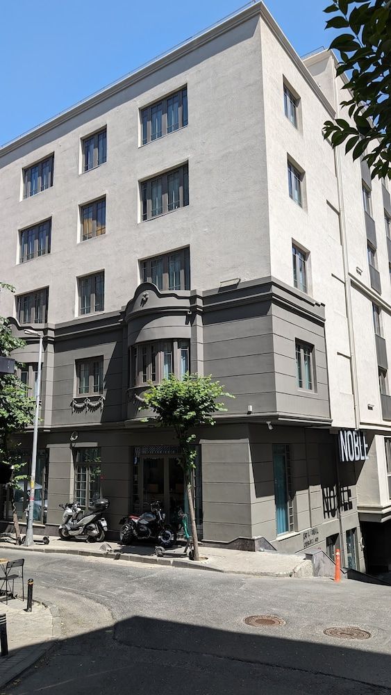 Noble Pangaltı 1