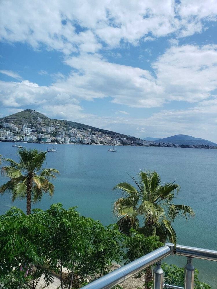 Hotel Royal Saranda 1