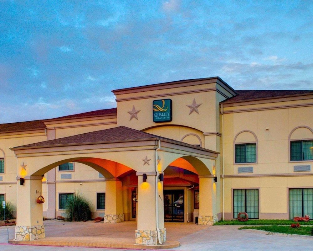 Quality Inn & Suites Glen Rose 1