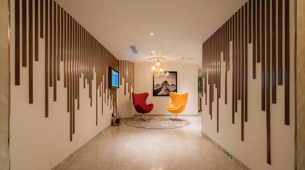 080 Transit Hotel, T2 2