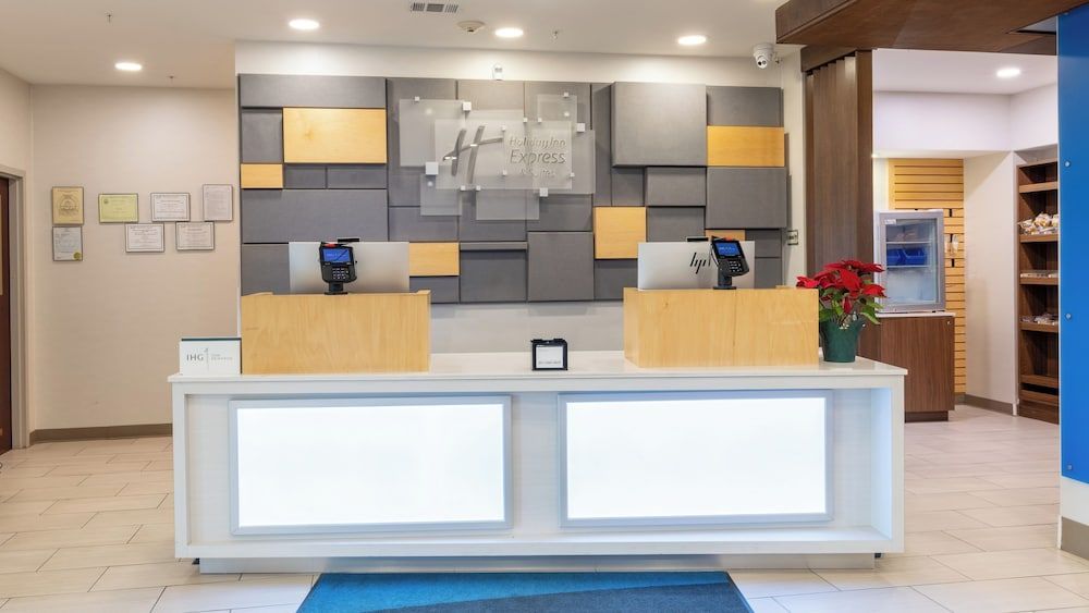 Holiday Inn Express & Suites MACON - I-475 by IHG 2