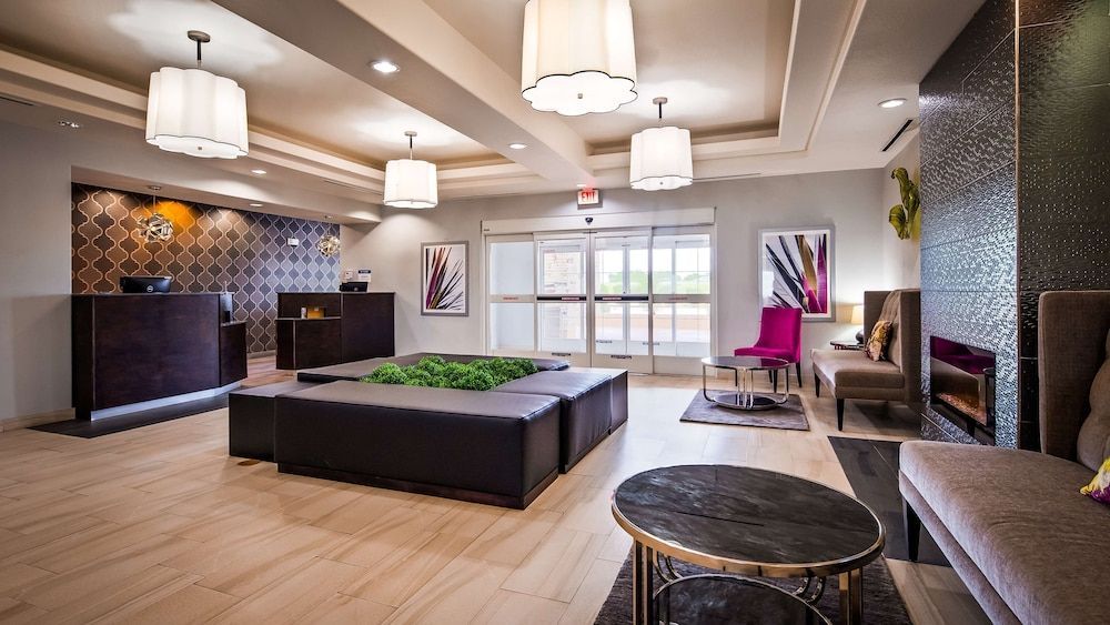Best Western Plus Dilley Inn & Suites 2