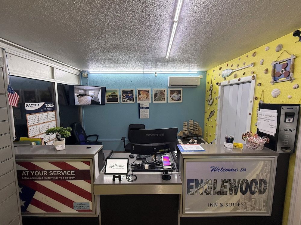 Englewood Inn & Suites 2