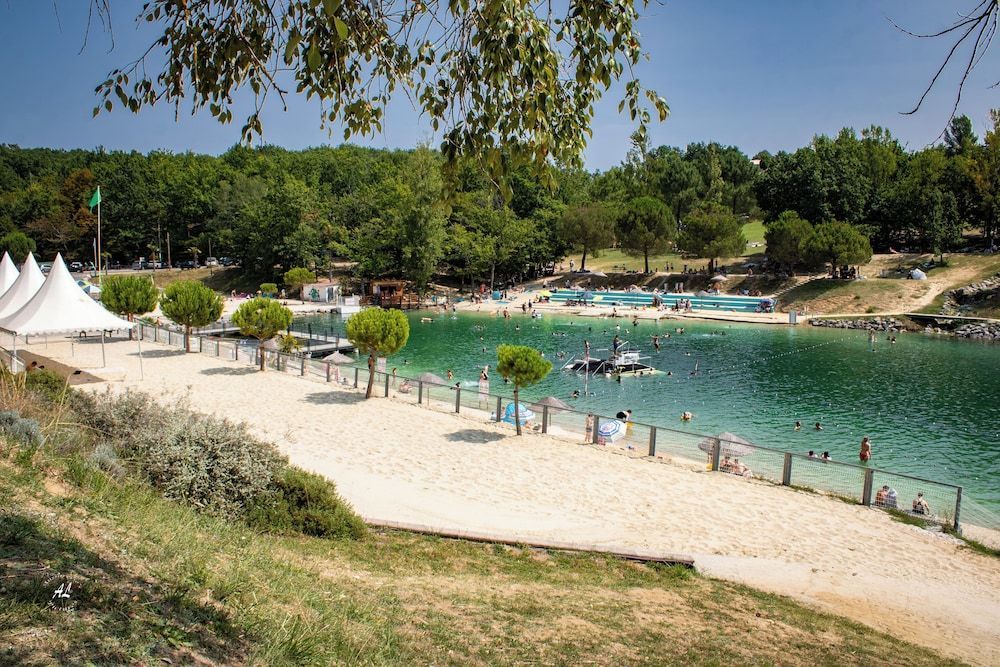Terres de France - Les Hameaux des Lacs 1