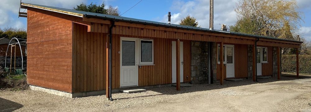 Ivy Cottage-Serviced accommodation 1