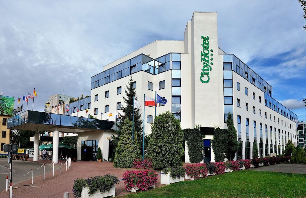 City Hotel 1