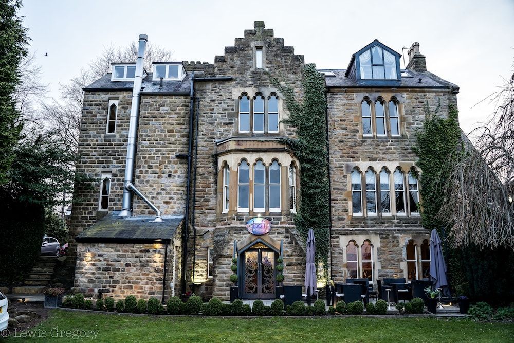 Farnley Tower Guesthouse 1