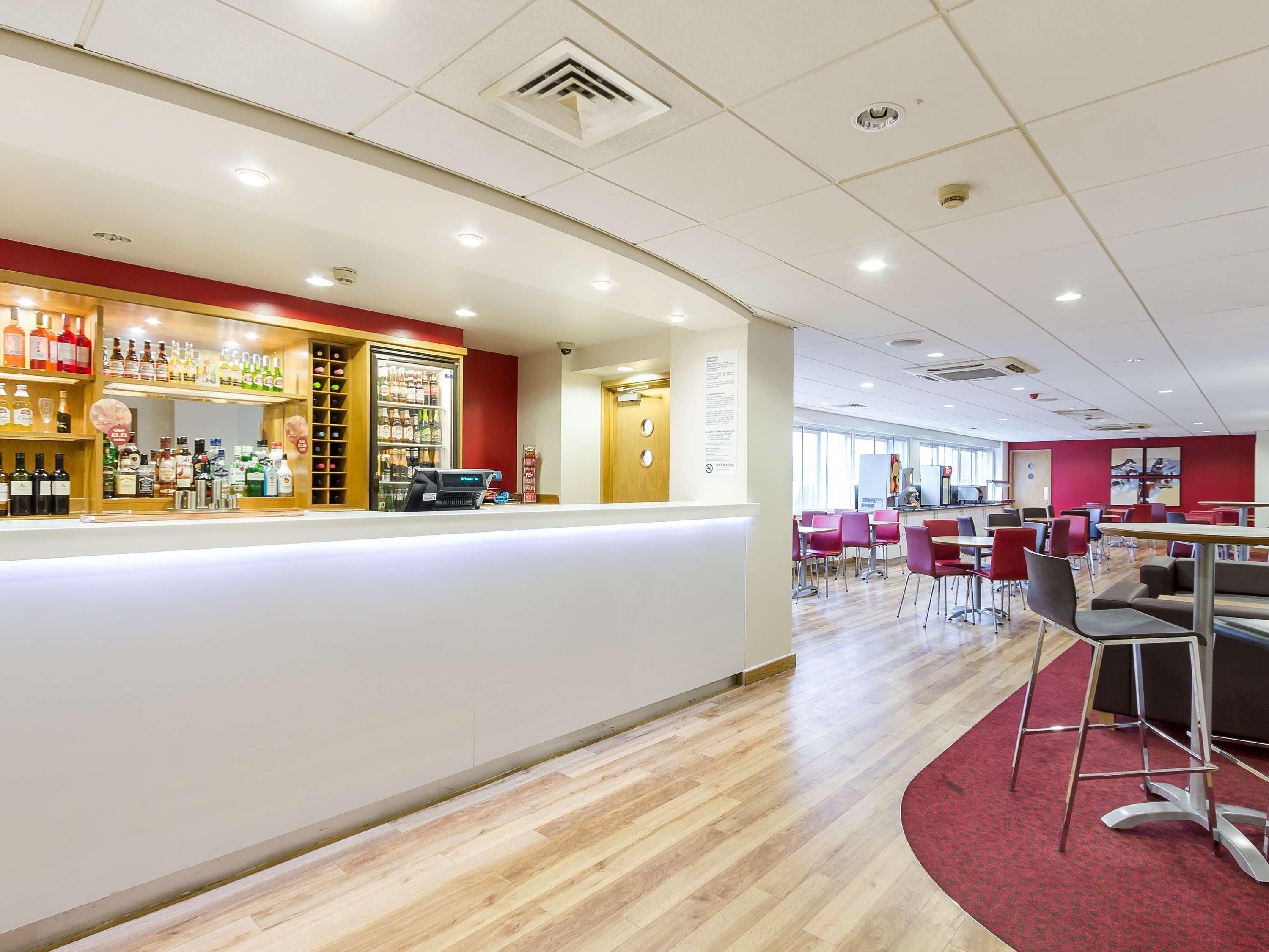 Travelodge London Chessington Tolworth 2