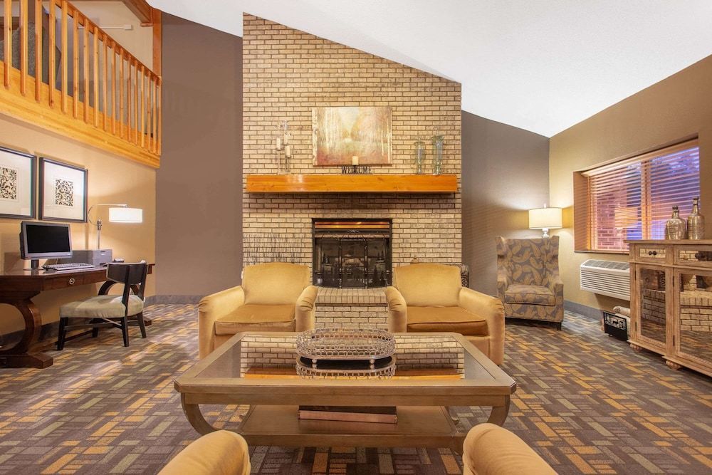 AmericInn by Wyndham Rhinelander 2