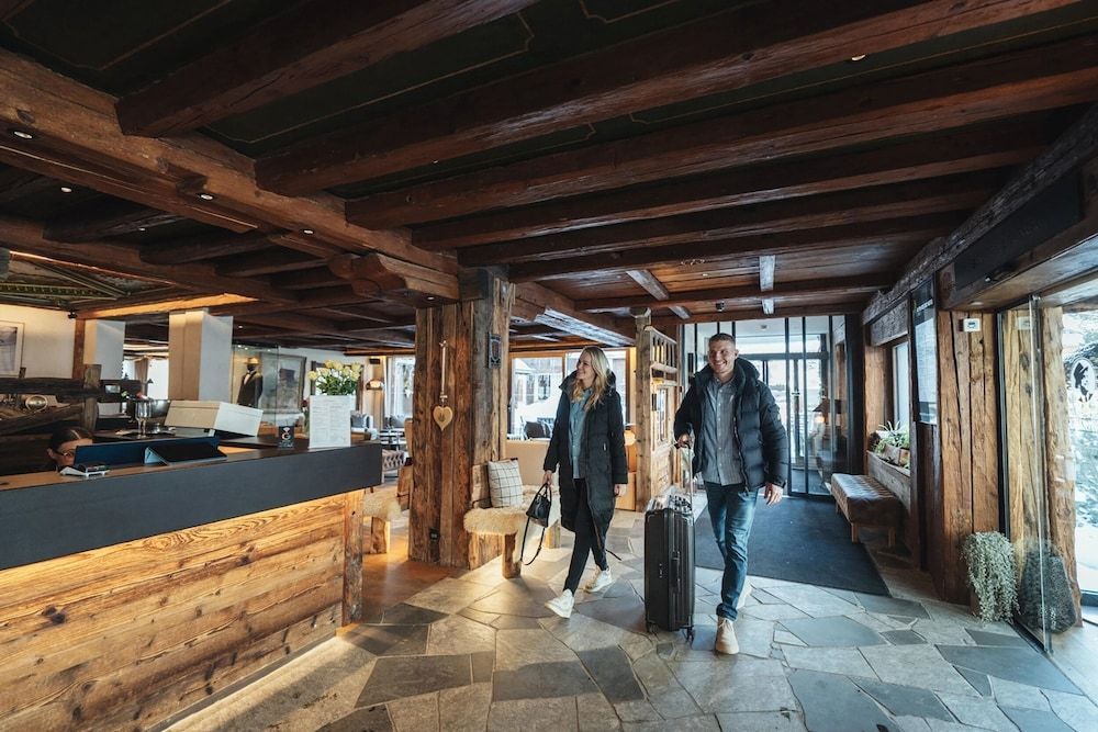Zermatt Budget Rooms at Alpen Resort, Spa & Dining 2