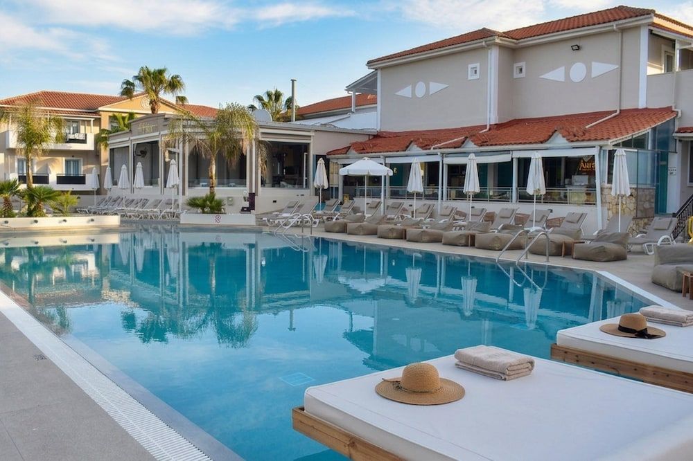 Dennys Inn Hotel 1