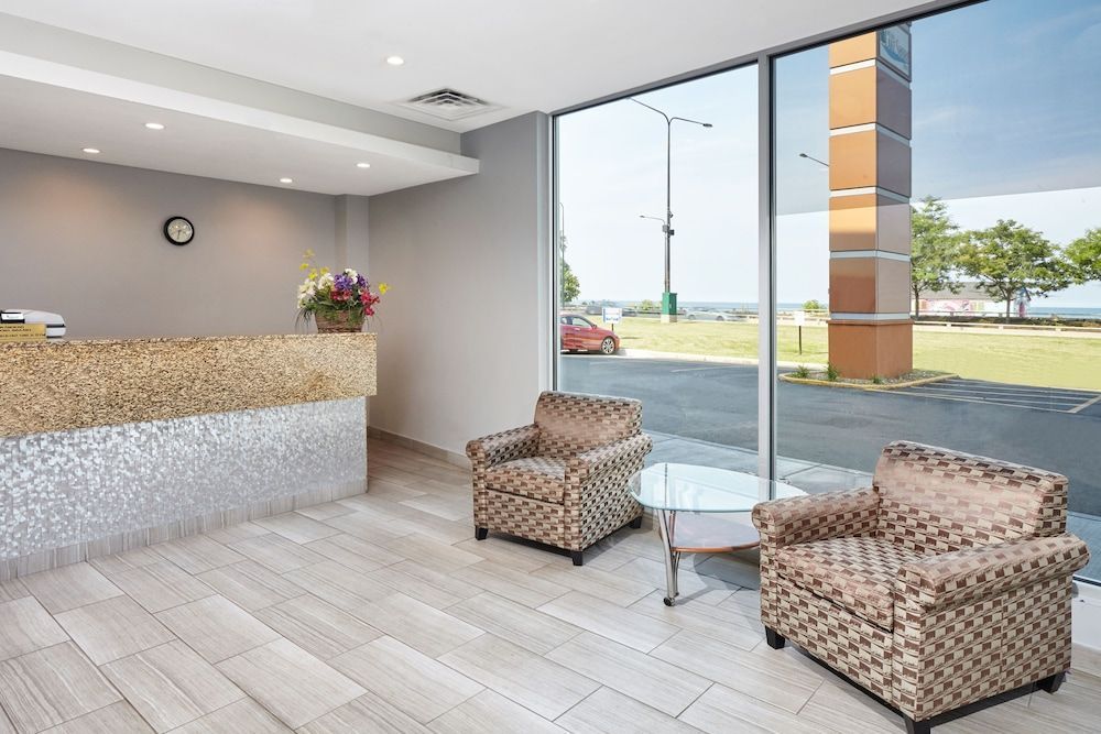 Chicago Lakeshore Hotel 2