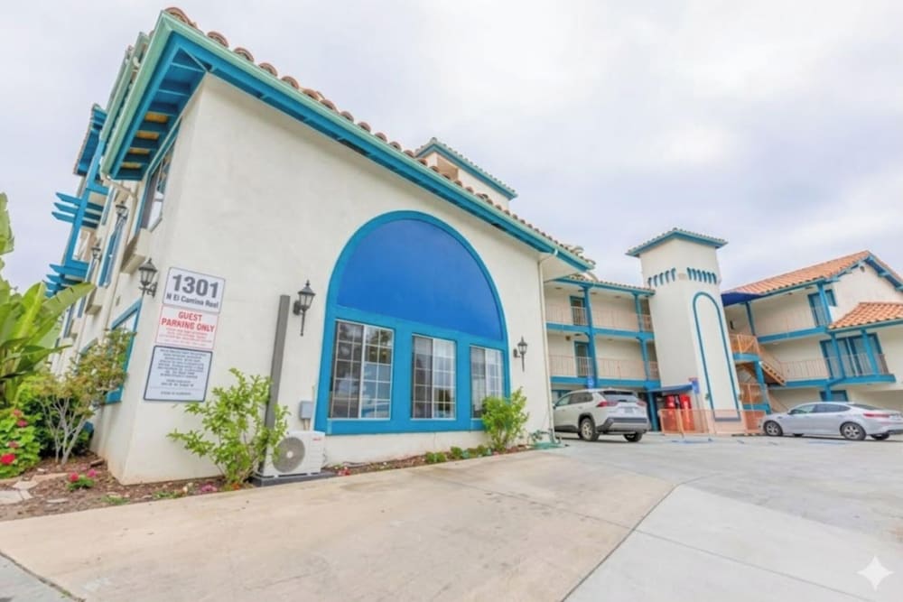 Hotel Avenida, San Clemente Beach 1