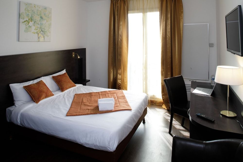 L'EPI HOTEL 1