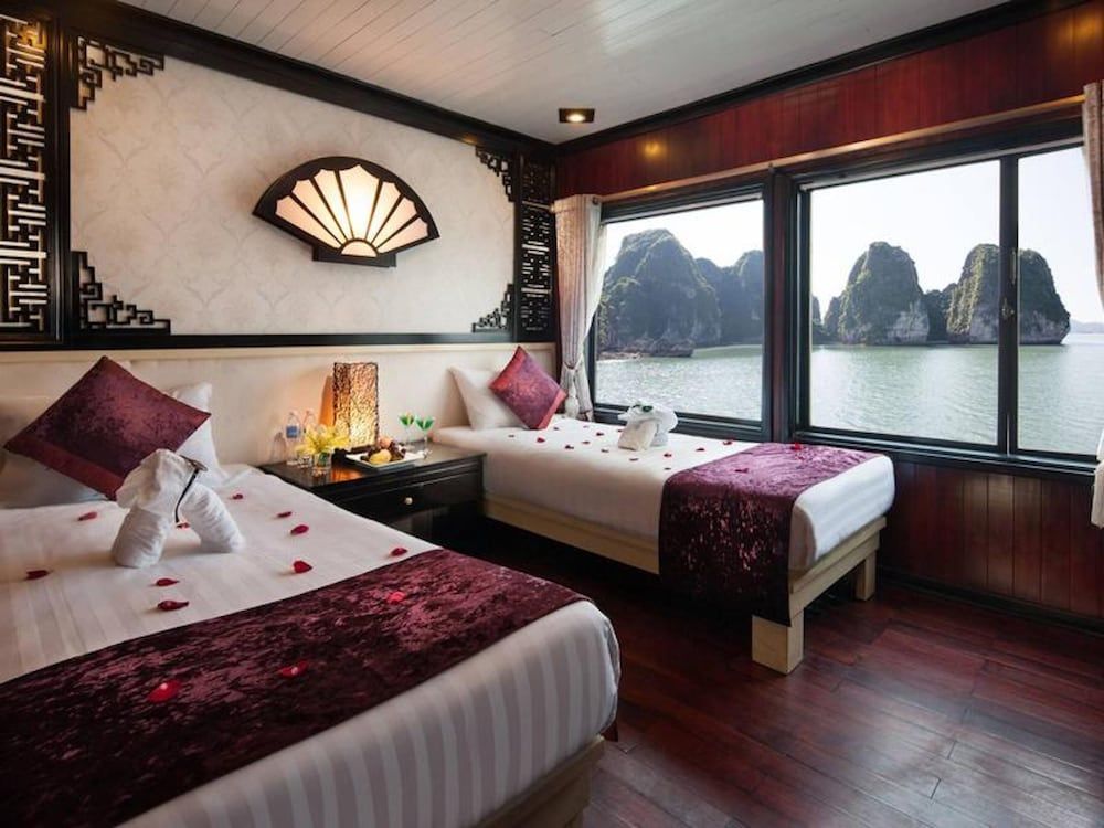 Halong Bay Overnight Cruise 2