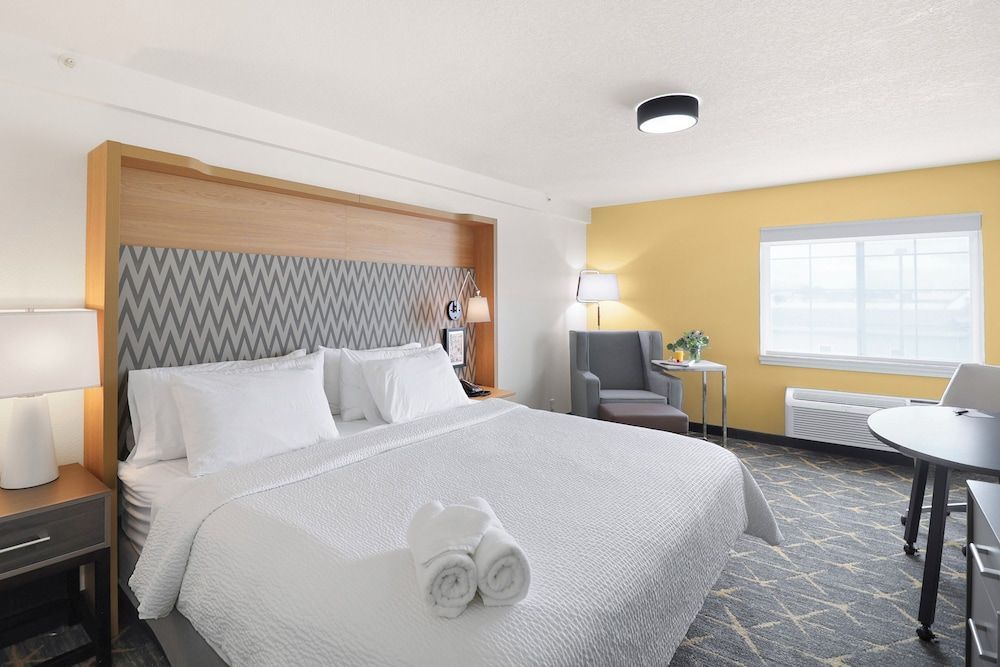 Holiday Inn REDDING by IHG 1